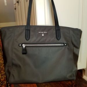 Michael Kohrs Kelsey Top Zip Large Tote